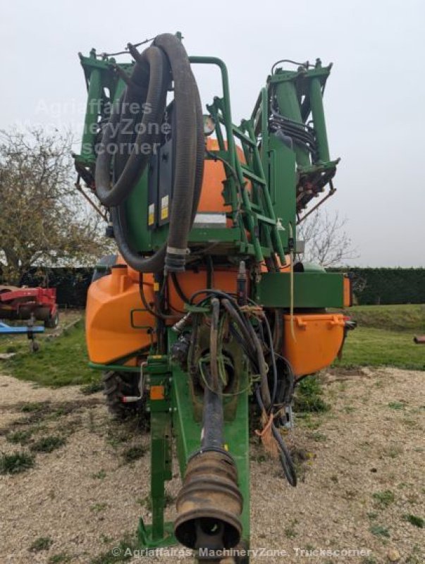 Feldspritze of the type Amazone UX 3200 SPECIAL, Gebrauchtmaschine in FRESNAY LE COMTE (Picture 4)
