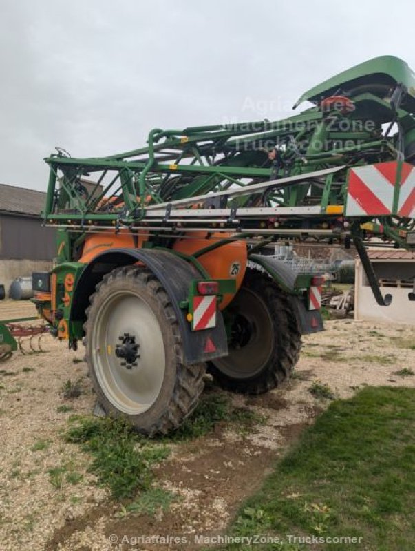 Feldspritze of the type Amazone UX 3200 SPECIAL, Gebrauchtmaschine in FRESNAY LE COMTE (Picture 2)