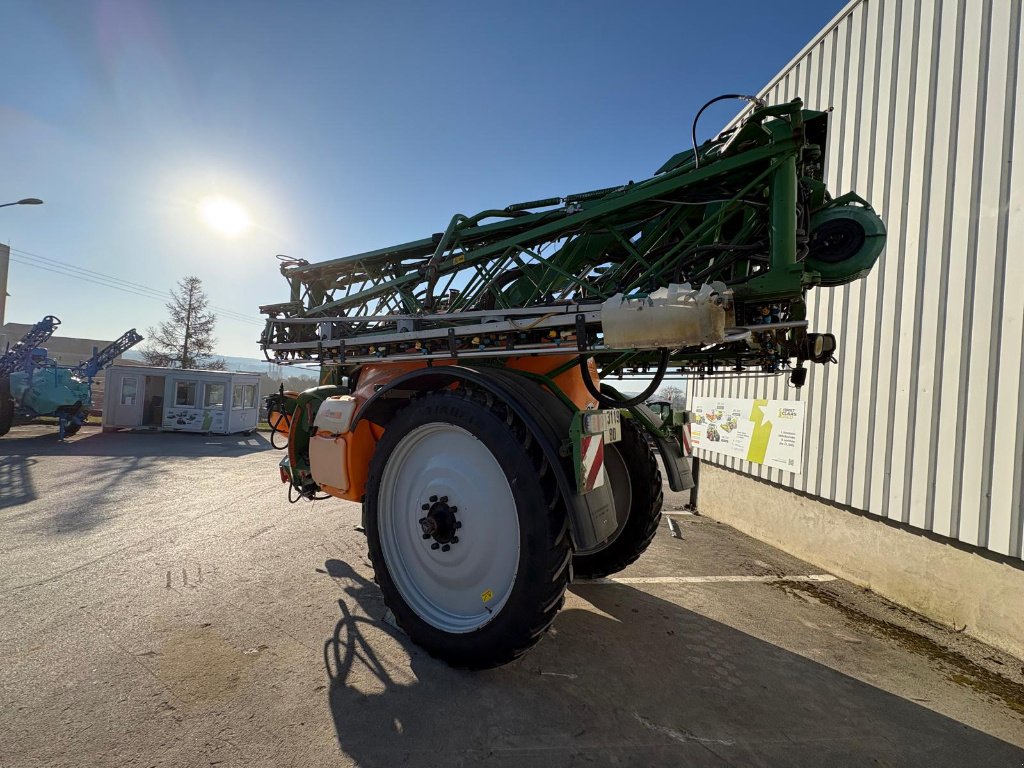 Feldspritze от тип Amazone Ux 3200 super, Gebrauchtmaschine в SALEUX (Снимка 4)