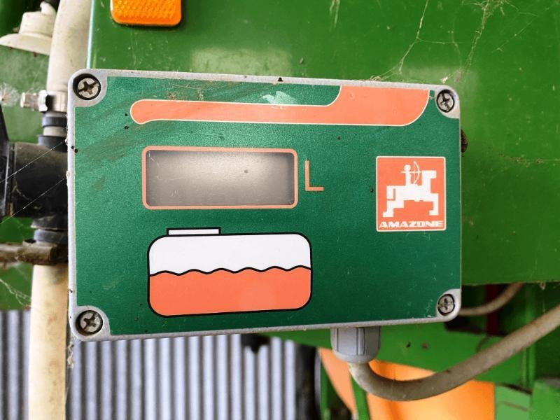 Feldspritze типа Amazone UX 3200, Gebrauchtmaschine в SAINT-GERMAIN DU PUY (Фотография 5)