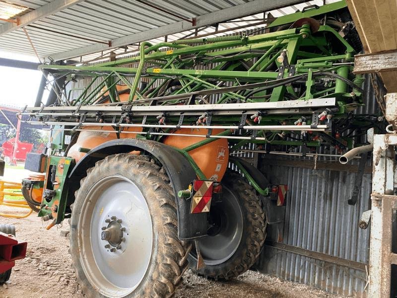 Feldspritze типа Amazone UX 3200, Gebrauchtmaschine в SAINT-GERMAIN DU PUY (Фотография 3)