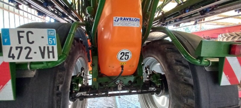 Feldspritze tipa Amazone UX 4200 premium, Gebrauchtmaschine u VERT TOULON (Slika 2)