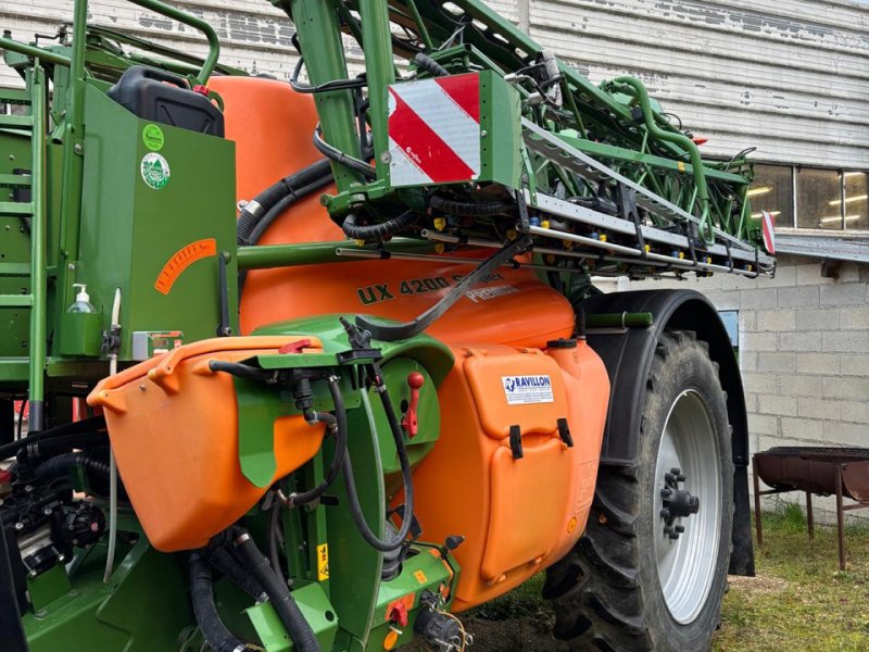 Feldspritze от тип Amazone UX 4200 premium, Gebrauchtmaschine в VERT TOULON (Снимка 1)