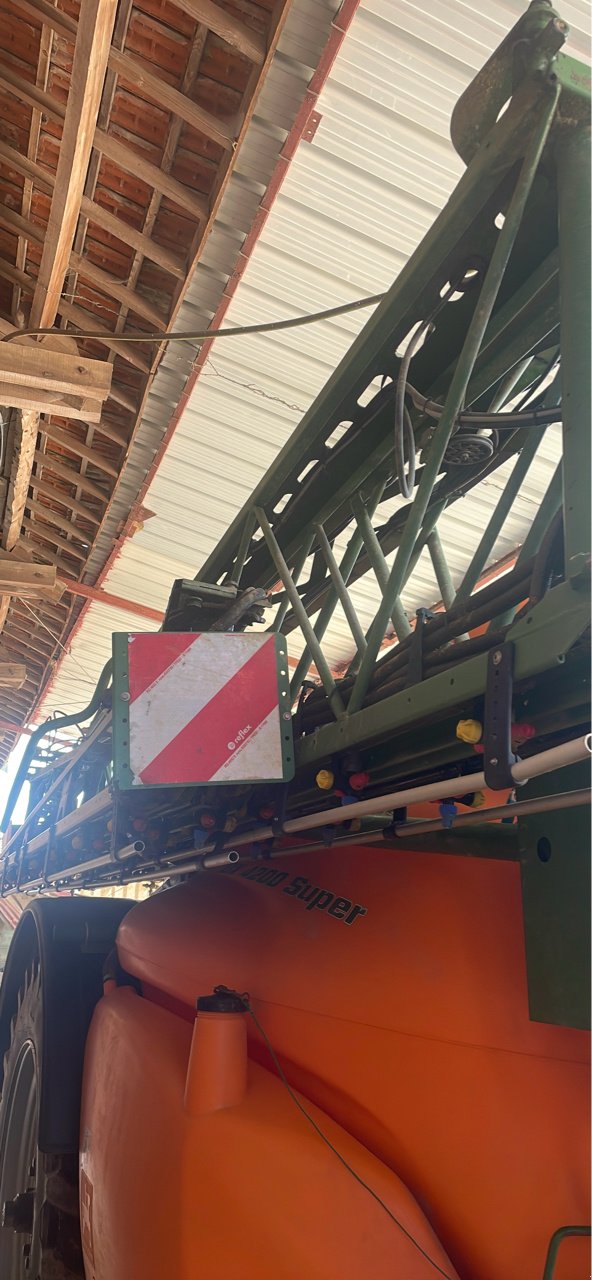 Feldspritze des Typs Amazone UX 4200 super premium, Gebrauchtmaschine in Marolles (Bild 8)