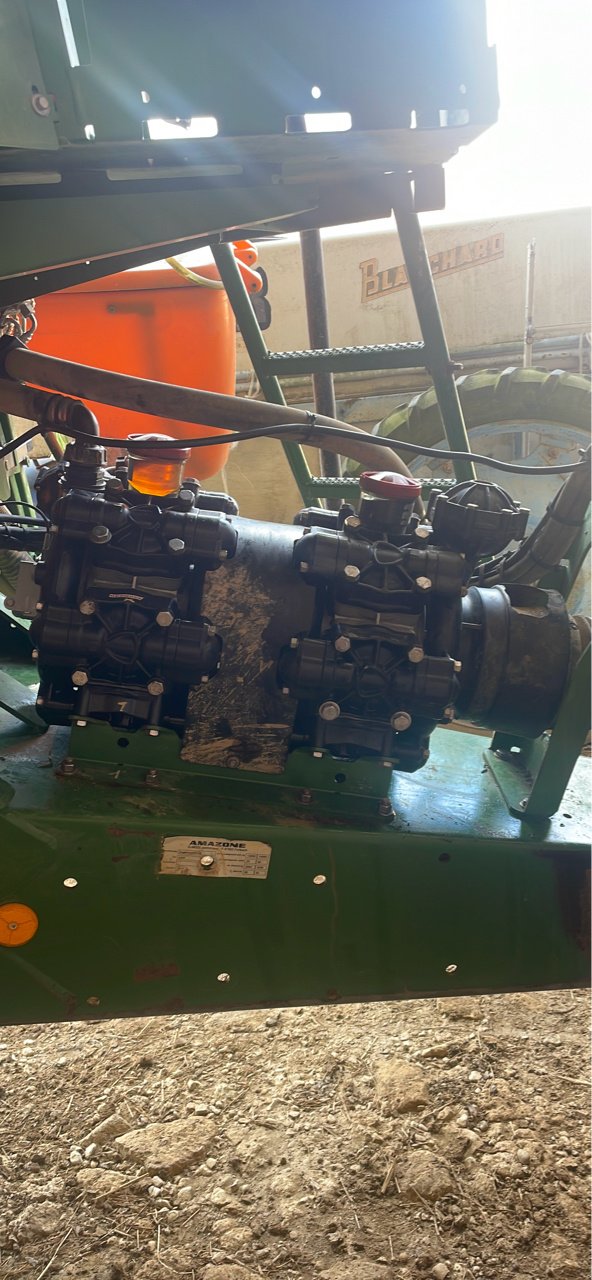 Feldspritze des Typs Amazone UX 4200 super premium, Gebrauchtmaschine in Marolles (Bild 7)