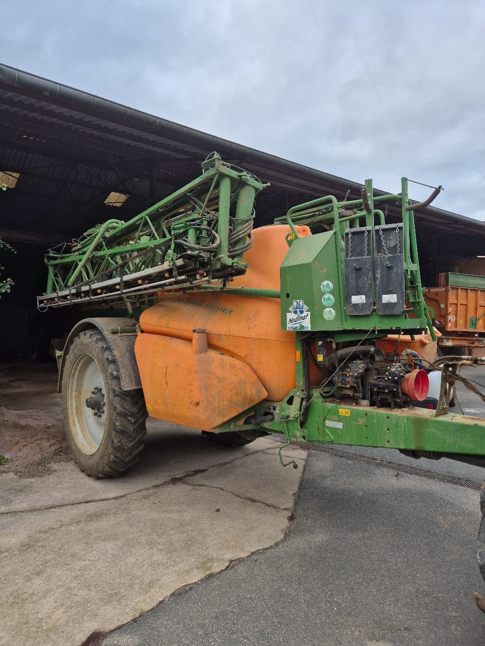 Feldspritze типа Amazone UX 4200 Super, Gebrauchtmaschine в MANDRES-SUR-VAIR (Фотография 1)