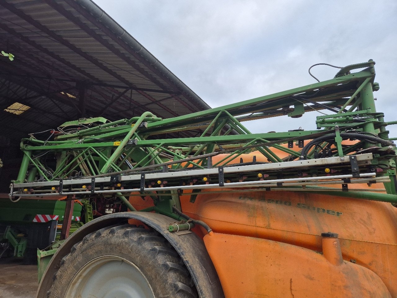 Feldspritze типа Amazone UX 4200 Super, Gebrauchtmaschine в MANDRES-SUR-VAIR (Фотография 9)