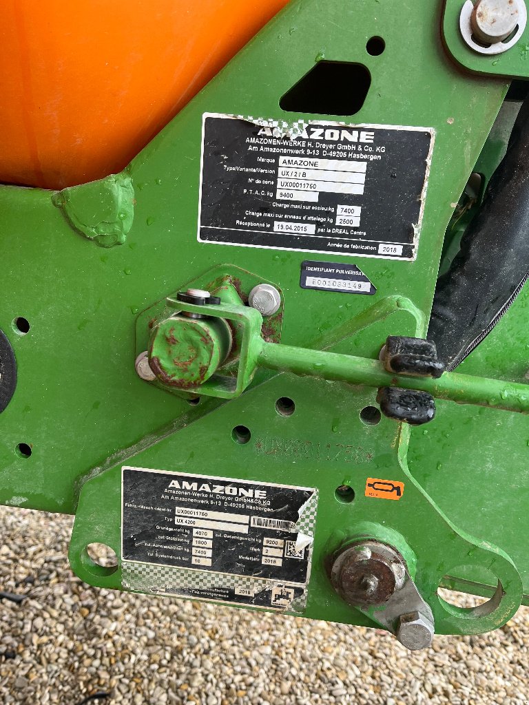 Feldspritze типа Amazone UX 4200 SUPER, Gebrauchtmaschine в VERT TOULON (Фотография 4)