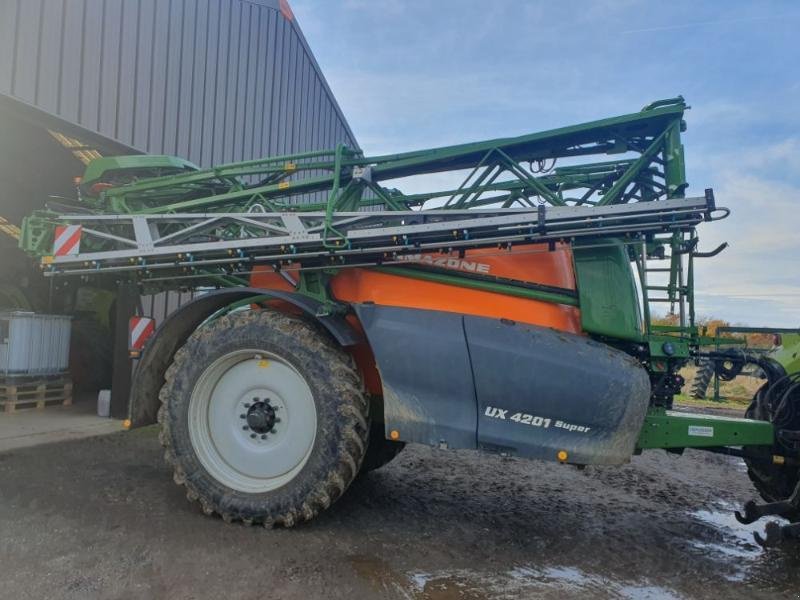 Feldspritze a típus Amazone UX 4201 SUPER, Gebrauchtmaschine ekkor: BRAY en Val (Kép 1)