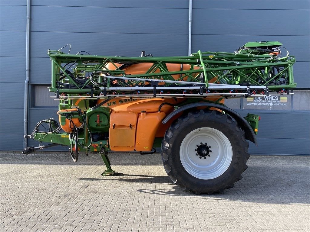 Feldspritze от тип Amazone UX 5200, Gebrauchtmaschine в Beilen (Снимка 3)