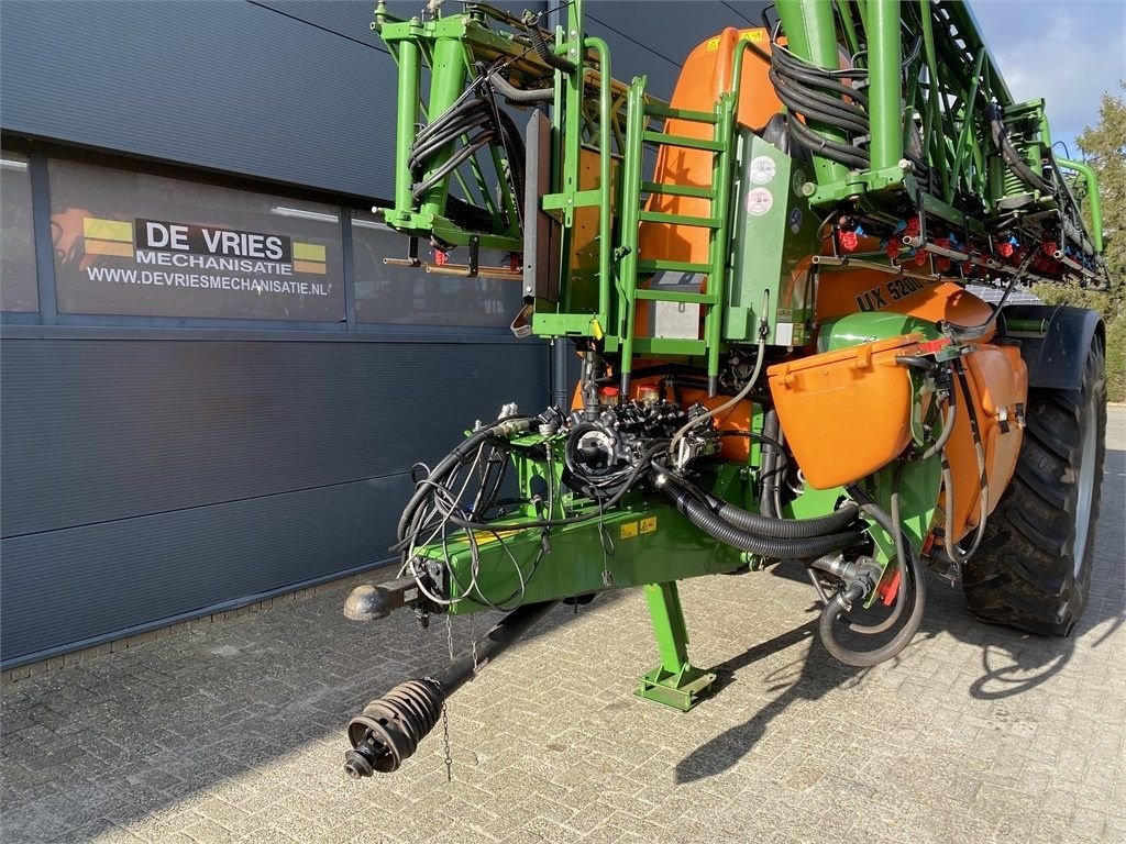 Feldspritze от тип Amazone UX 5200, Gebrauchtmaschine в Beilen (Снимка 2)