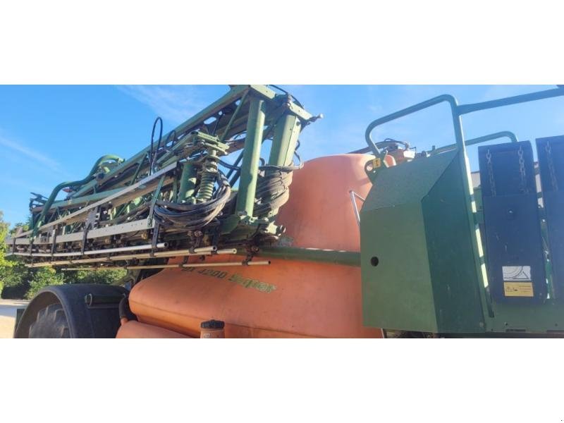 Feldspritze of the type Amazone UX4200, Gebrauchtmaschine in BRAY en Val (Picture 2)