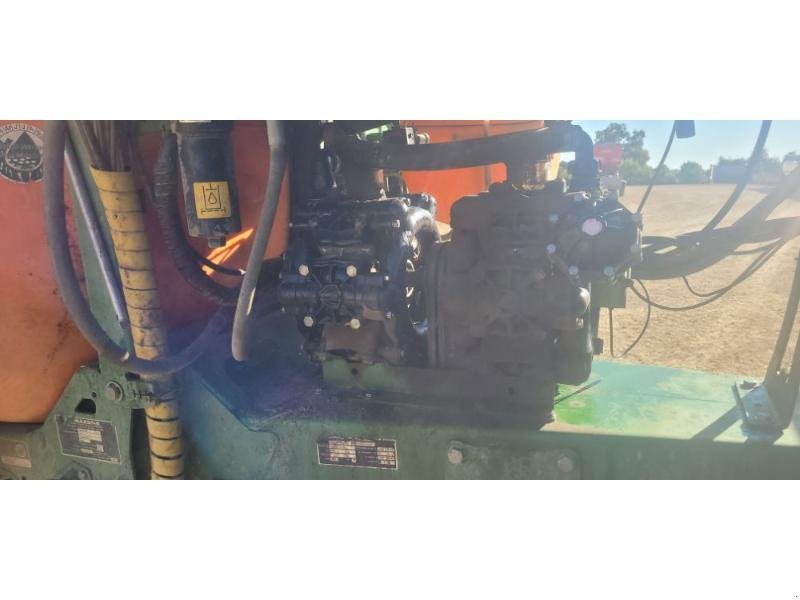 Feldspritze of the type Amazone UX4200, Gebrauchtmaschine in BRAY en Val (Picture 6)