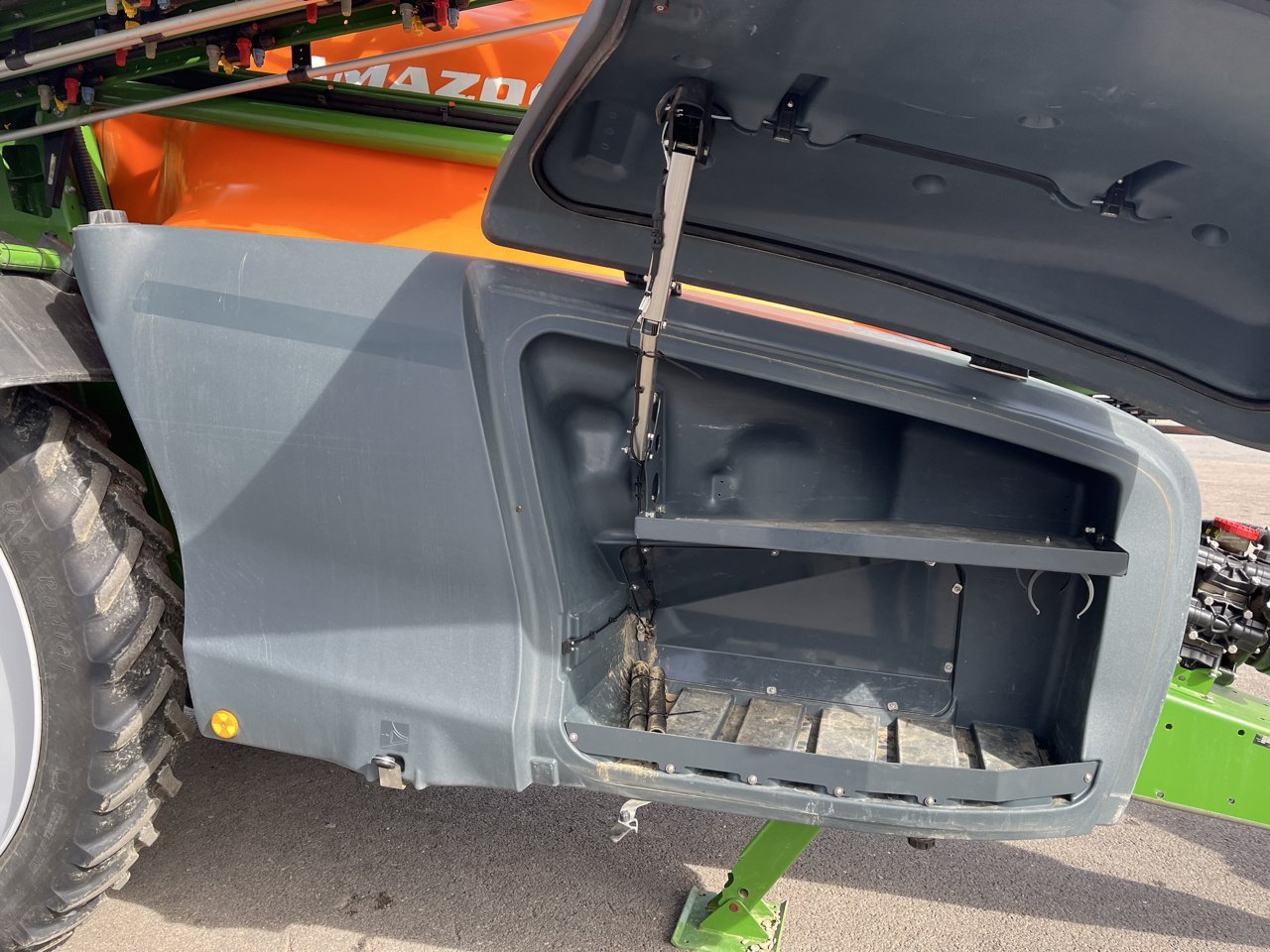 Feldspritze des Typs Amazone UX4201 AMASELECT, Gebrauchtmaschine in VERT TOULON (Bild 2)