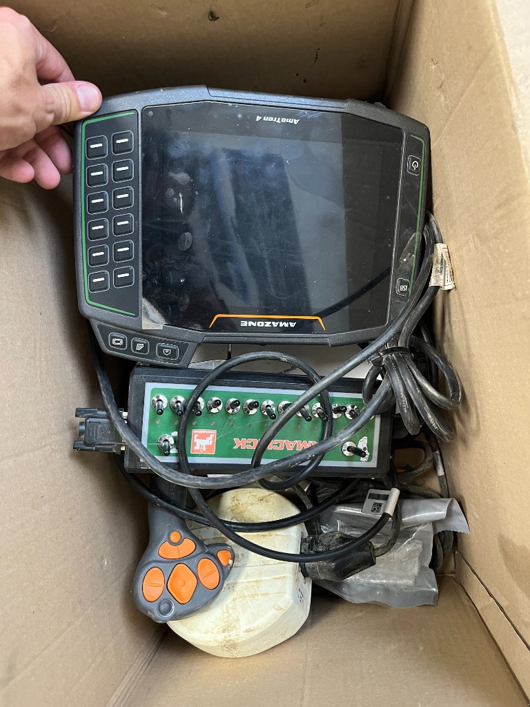 Feldspritze des Typs Amazone UX4201 AMASELECT, Gebrauchtmaschine in VERT TOULON (Bild 7)