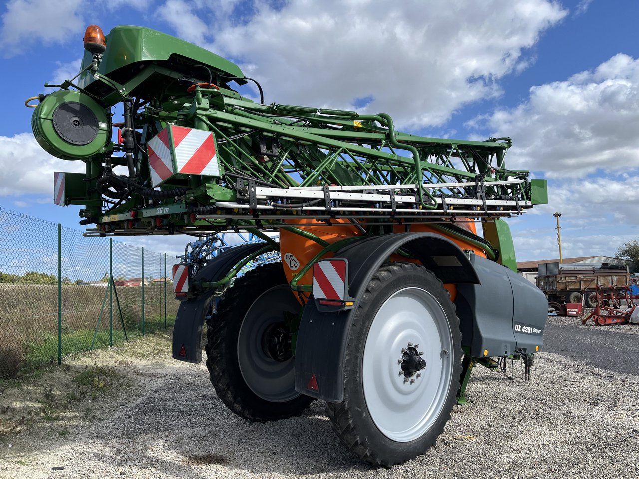 Feldspritze des Typs Amazone UX4201 AMASELECT, Gebrauchtmaschine in VERT TOULON (Bild 8)