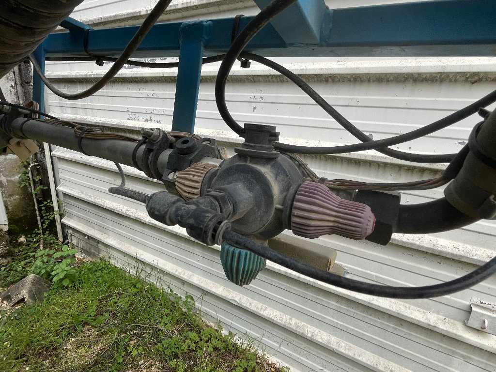 Feldspritze des Typs Berthoud ELYTE 1600, Gebrauchtmaschine in VERT TOULON (Bild 3)