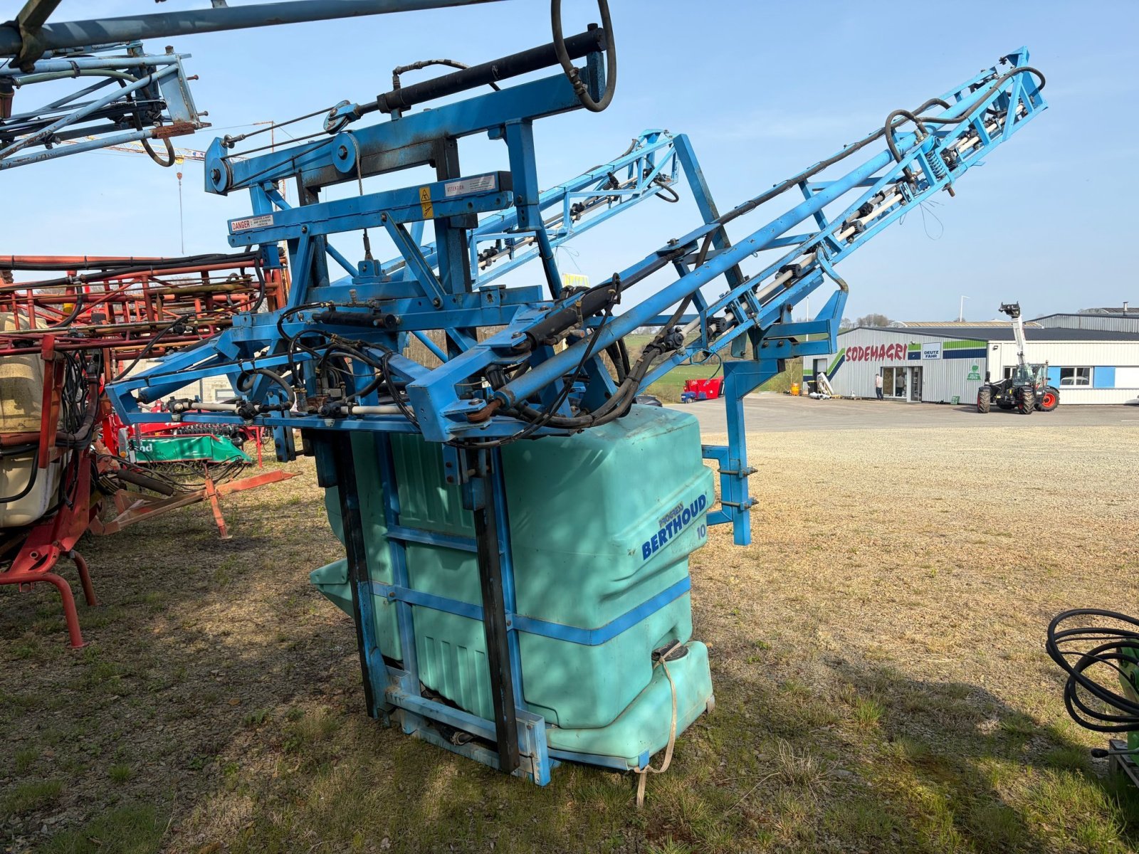 Feldspritze of the type Berthoud Pulvérisateur - autre 18m Berthoud, Gebrauchtmaschine in SAINT CLAIR SUR ELLE (Picture 9)