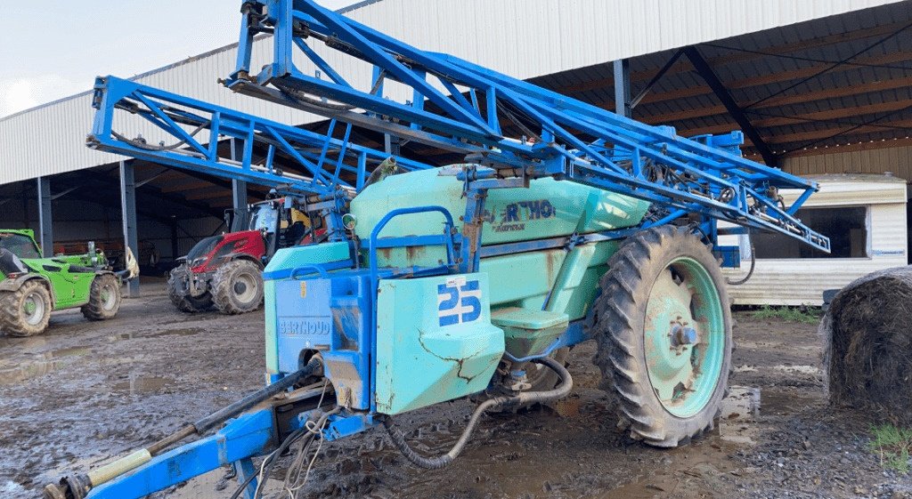 Feldspritze des Typs Berthoud RACER, Gebrauchtmaschine in CONDE SUR VIRE (Bild 1)