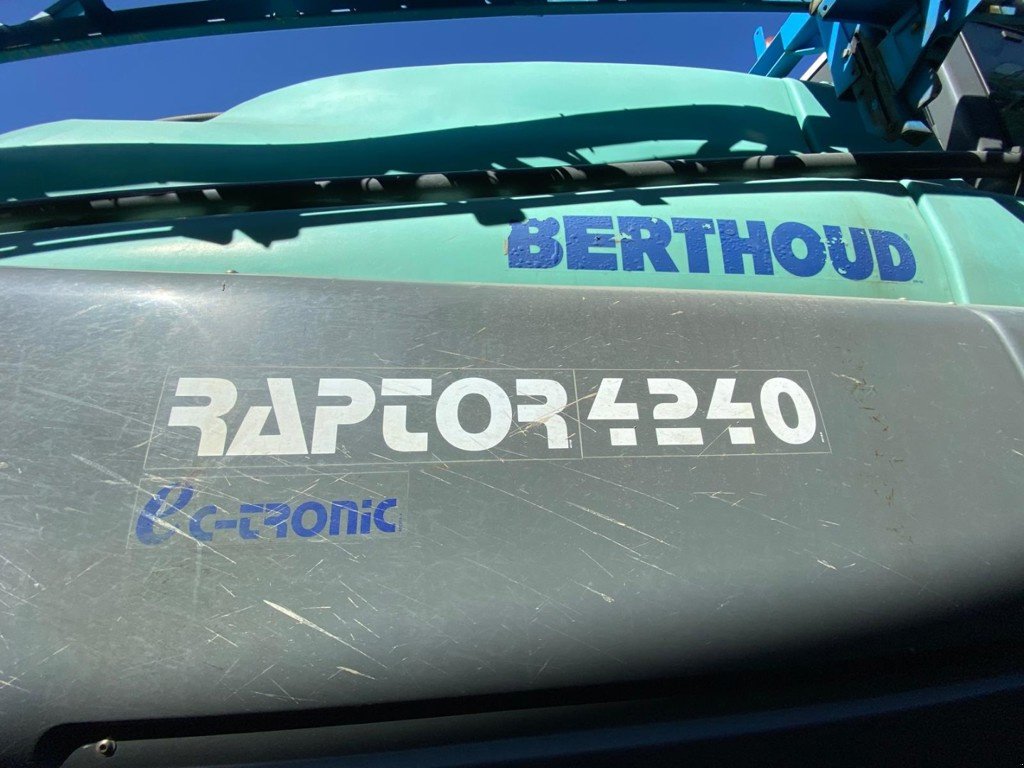 Feldspritze типа Berthoud Raptor 4240, Gebrauchtmaschine в Regensdorf (Фотография 2)