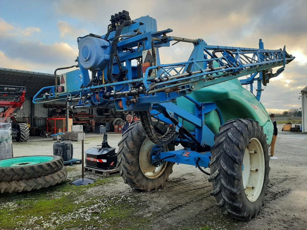 Feldspritze des Typs Berthoud TENOR 28-50, Gebrauchtmaschine in SAINT-HILAIRE-EN-PUISEAUX (Bild 2)