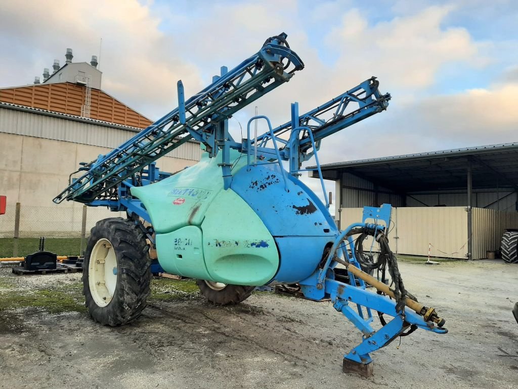 Feldspritze des Typs Berthoud TENOR 28-50, Gebrauchtmaschine in SAINT-HILAIRE-EN-PUISEAUX (Bild 3)