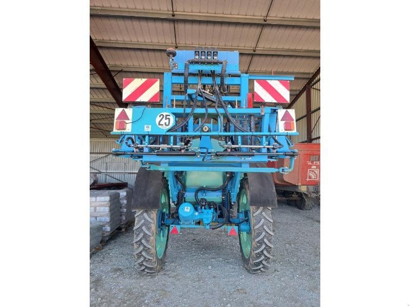 Feldspritze del tipo Berthoud TRACKER32-34, Gebrauchtmaschine In CHAUMONT (Immagine 3)