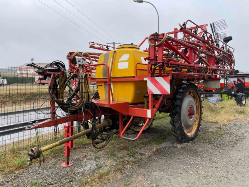 Feldspritze of the type Beyne Pulvérisateur traîné 2200 Beyne, Gebrauchtmaschine in LA SOUTERRAINE (Picture 1)