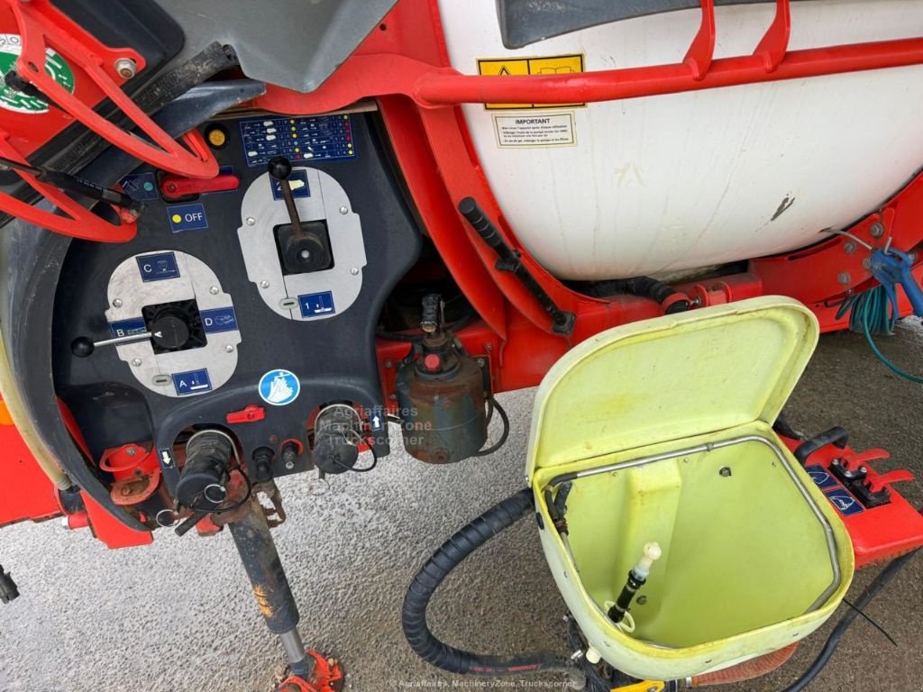 Feldspritze от тип Blanchard METRIS 4100, Gebrauchtmaschine в FRESNAY LE COMTE (Снимка 8)