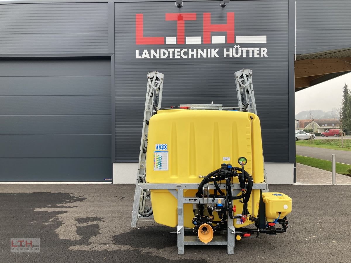 Feldspritze of the type Caffini Genius 1200, Neumaschine in Gnas (Picture 1)