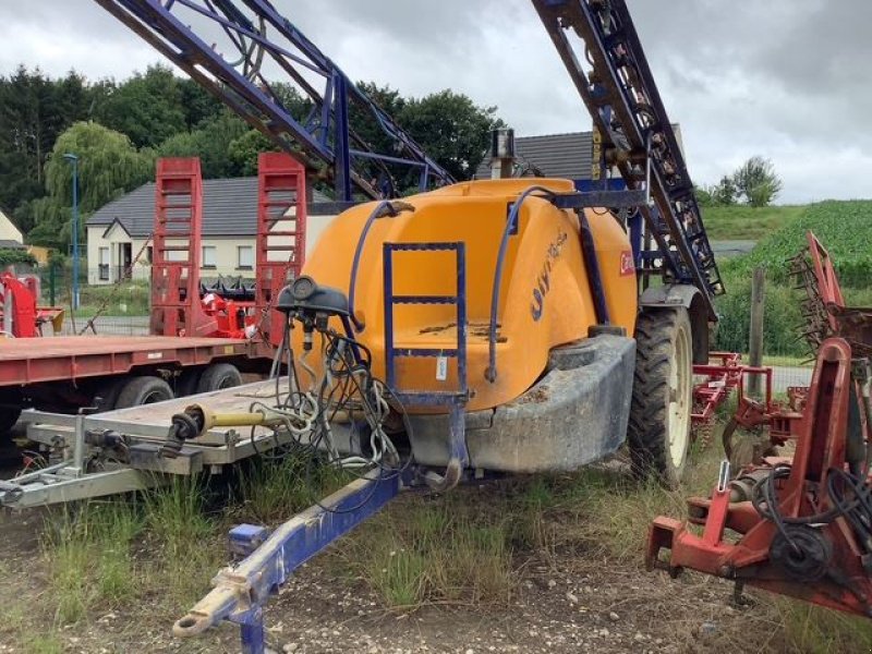 Feldspritze of the type Caruelle INTEGRA 2500L, Gebrauchtmaschine in les hayons (Picture 2)