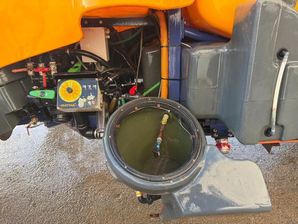 Feldspritze des Typs Caruelle OLYMPIA 400, Gebrauchtmaschine in FRESNAY LE COMTE (Bild 5)