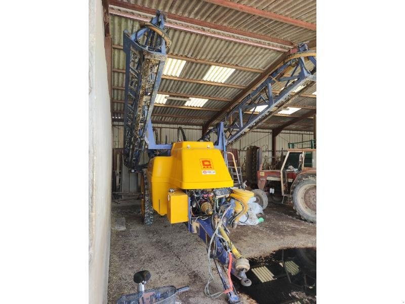 Feldspritze des Typs Caruelle OPTIMA 320, Gebrauchtmaschine in CHAUMONT (Bild 3)