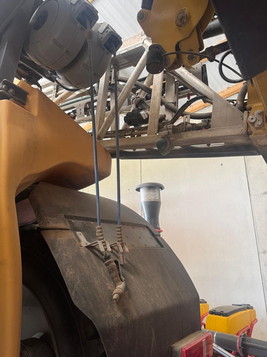 Feldspritze van het type Challenger Rogator 344, Gebrauchtmaschine in Mistelbach (Foto 14)