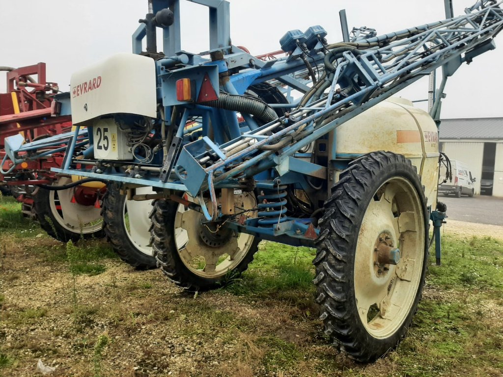 Feldspritze des Typs Evrard Regulor, Gebrauchtmaschine in SAINT-HILAIRE-EN-PUISEAUX (Bild 3)