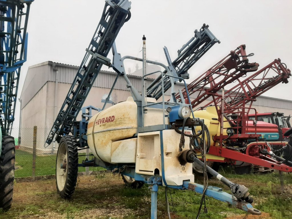 Feldspritze des Typs Evrard Regulor, Gebrauchtmaschine in SAINT-HILAIRE-EN-PUISEAUX (Bild 1)