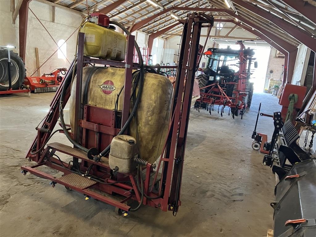 Feldspritze du type Hardi 1000 l  LXY 12m Lovpligtig godkendt udstyr, Gebrauchtmaschine en Brønderslev (Photo 3)