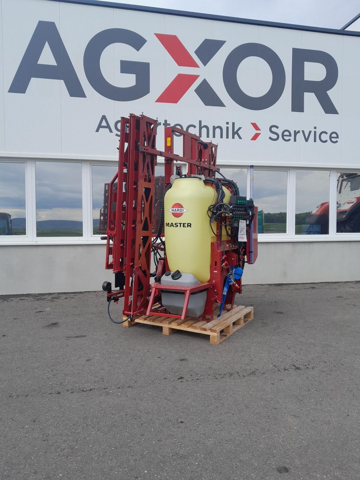 Feldspritze of the type Hardi Master, Neumaschine in Harmannsdorf (Picture 1)