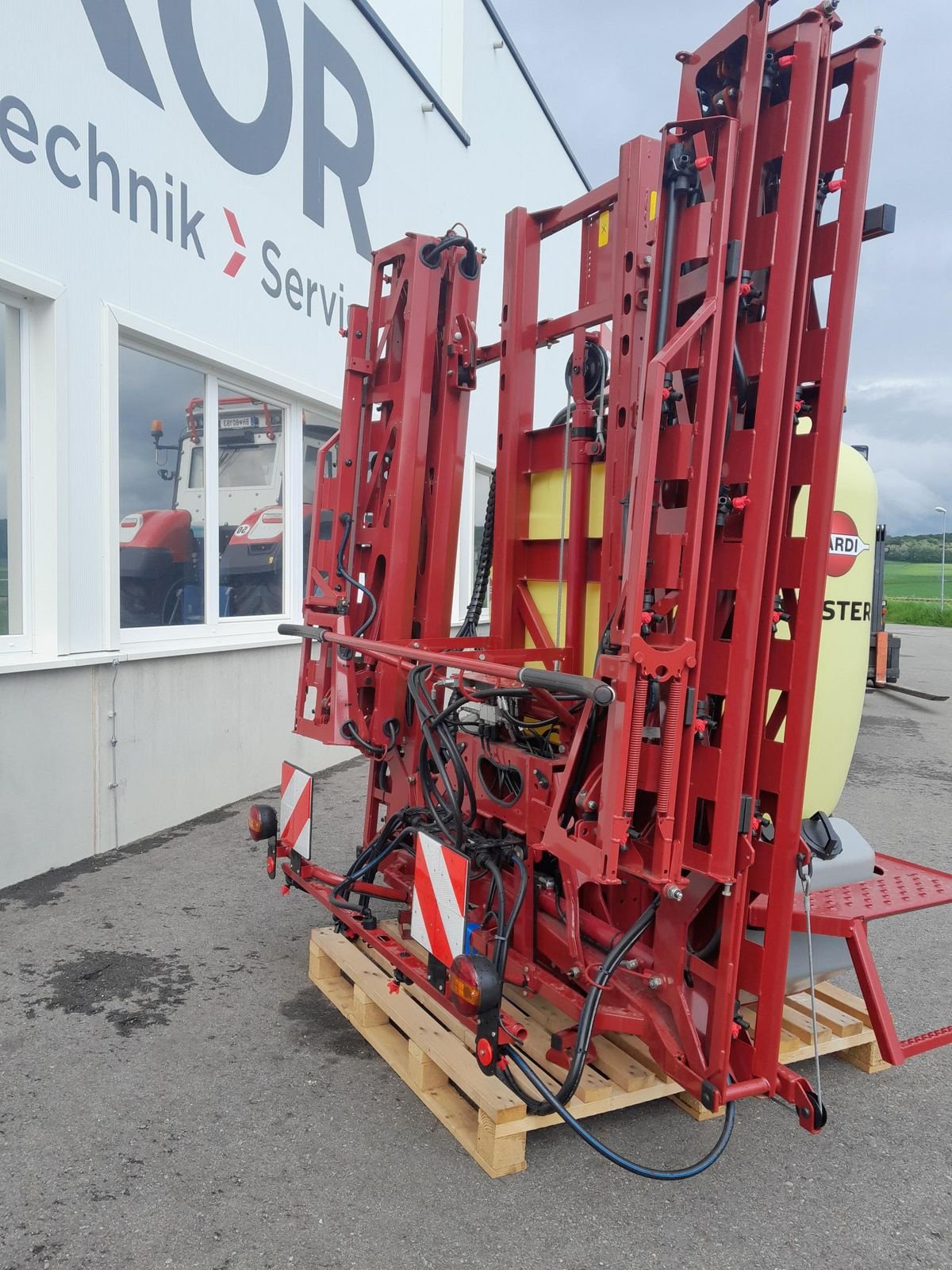 Feldspritze of the type Hardi Master, Neumaschine in Harmannsdorf (Picture 6)