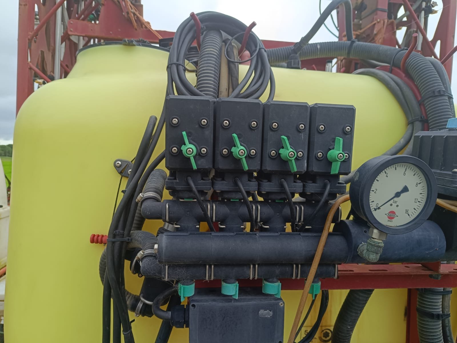 Feldspritze du type Hardi MASTER, Gebrauchtmaschine en Le Horps (Photo 2)