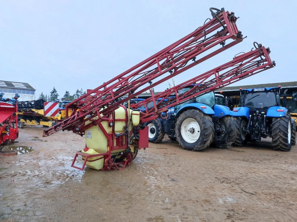 Feldspritze del tipo Hardi MEGA 1200, Gebrauchtmaschine In FRESNAY LE COMTE (Immagine 3)