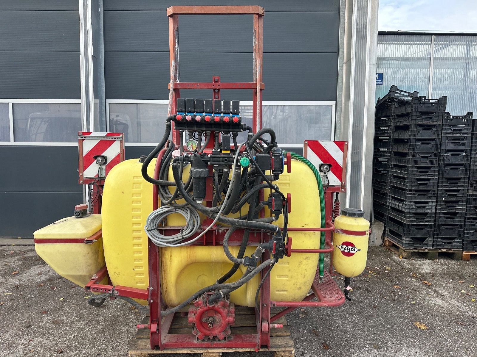 Feldspritze des Typs Hardi NK 800, Gebrauchtmaschine in München (Bild 1)