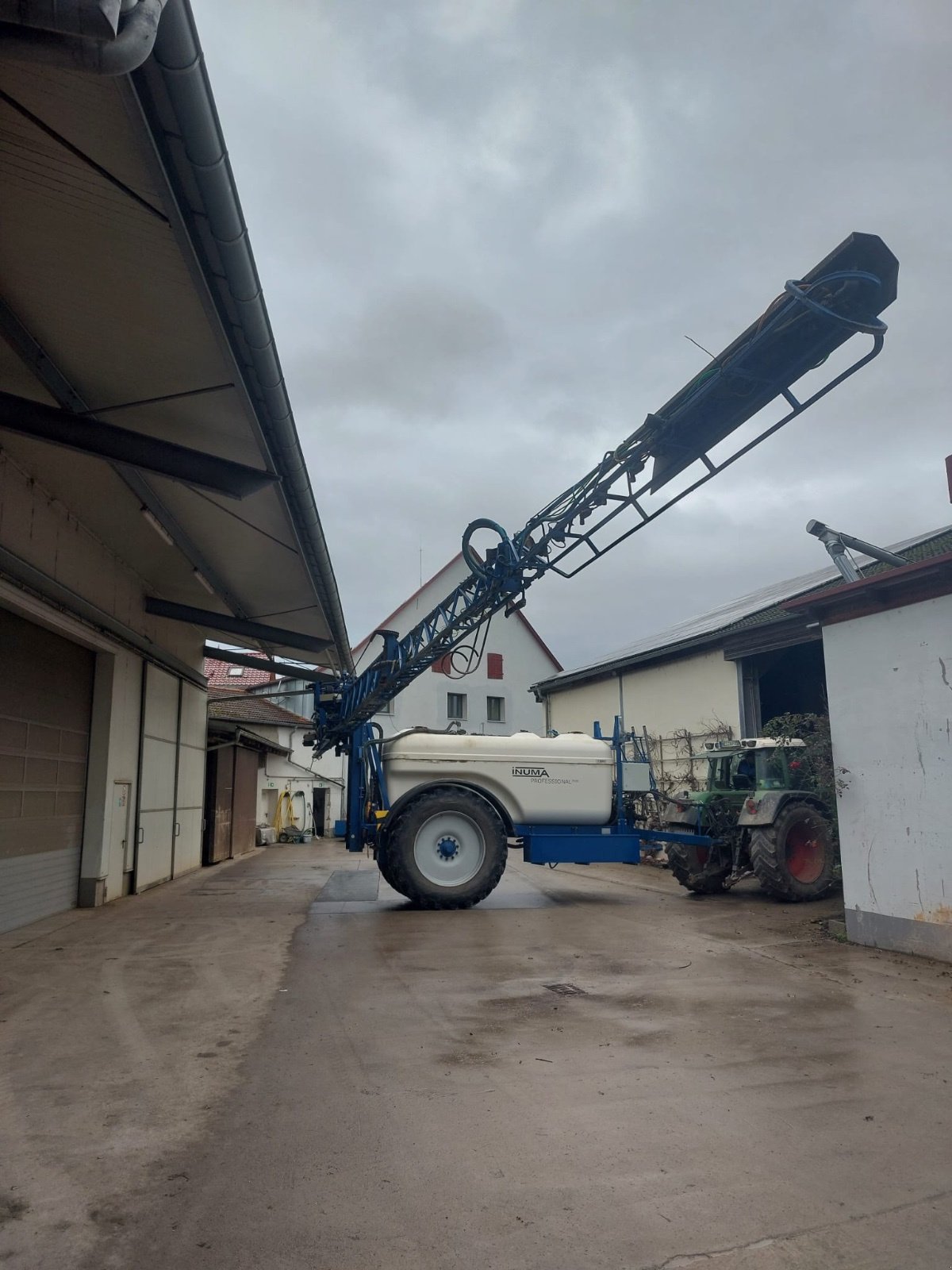 Feldspritze des Typs Inuma Professional 7036, Gebrauchtmaschine in 97618 Heustreu, Vorstrasse 28 (Bild 1)