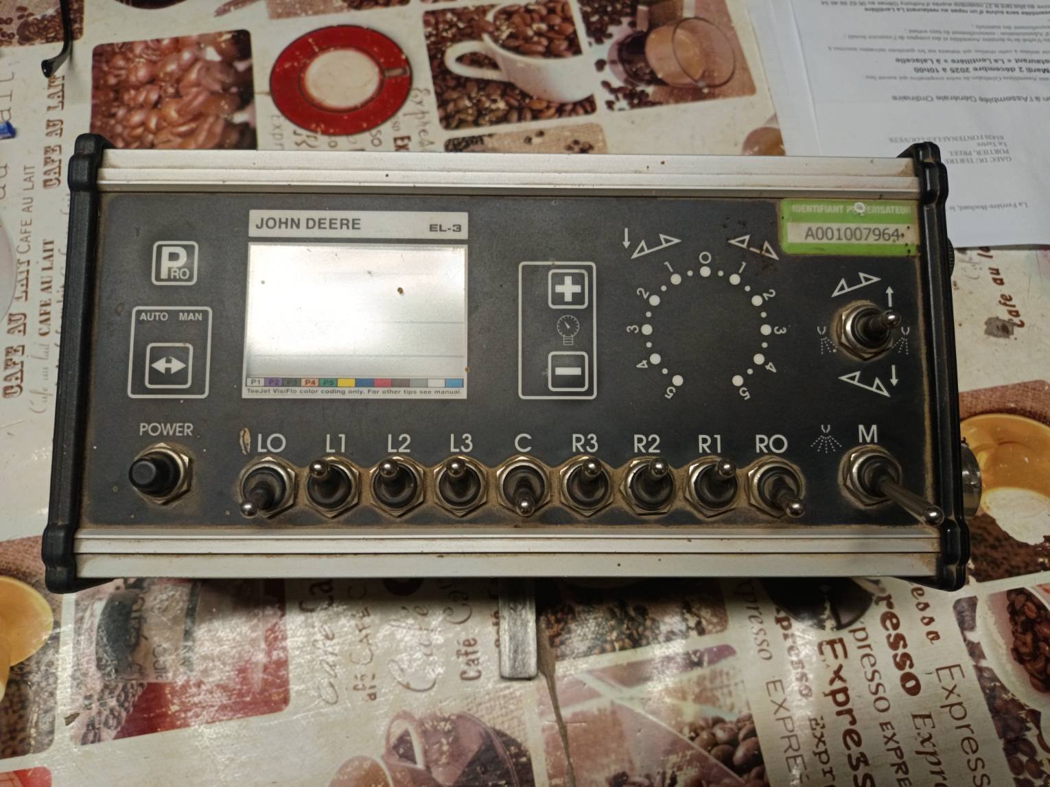 Feldspritze от тип John Deere 624, Gebrauchtmaschine в Le Horps (Снимка 10)