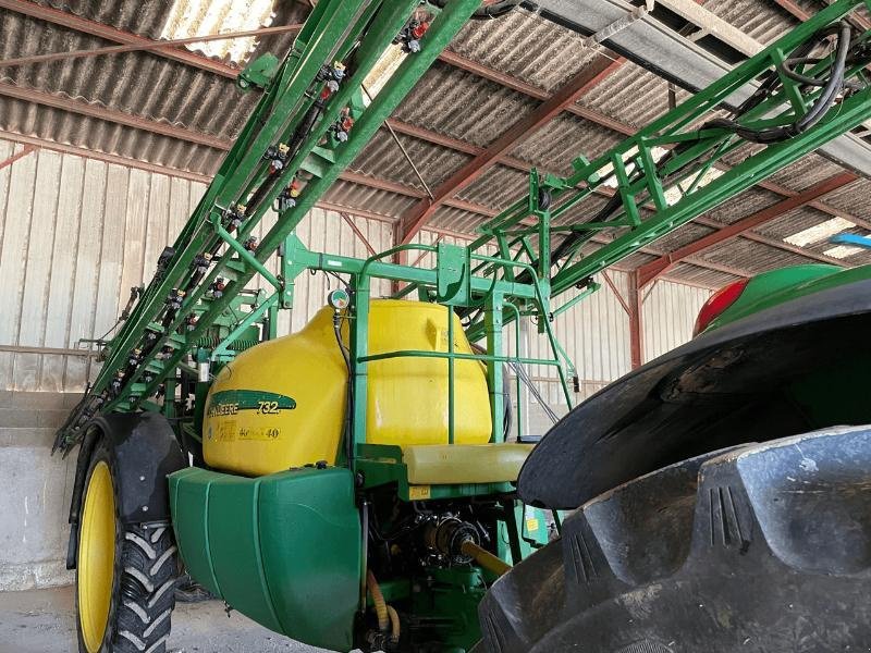 Feldspritze des Typs John Deere 732i TRAINE, Gebrauchtmaschine in VOUZIERS (Bild 1)