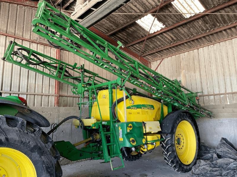 Feldspritze des Typs John Deere 732i TRAINE, Gebrauchtmaschine in VOUZIERS (Bild 2)