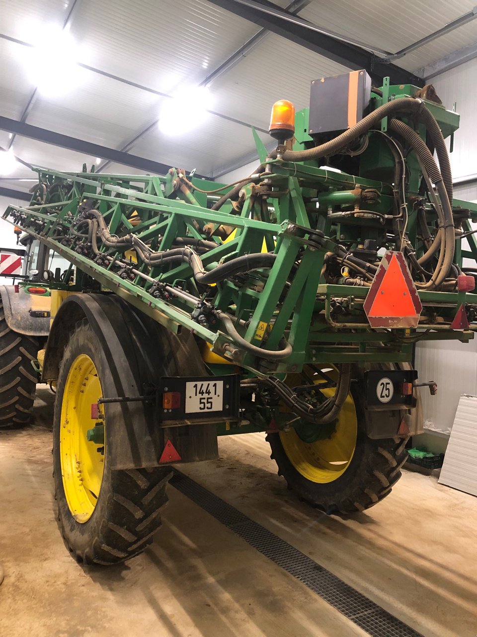 Feldspritze typu John Deere 832, Gebrauchtmaschine v Brabant-le-Roi (Obrázek 4)