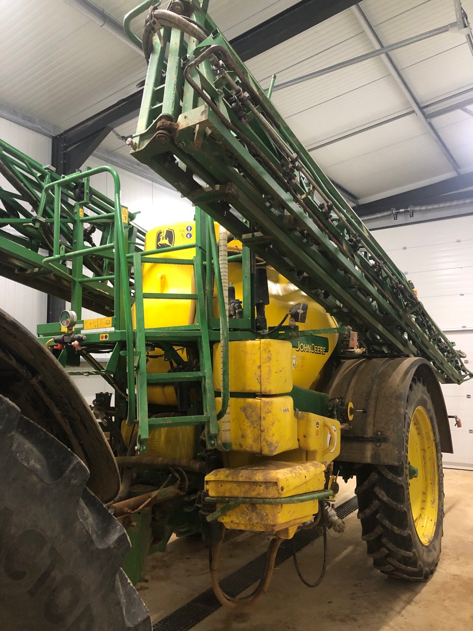 Feldspritze typu John Deere 832, Gebrauchtmaschine v Brabant-le-Roi (Obrázek 2)