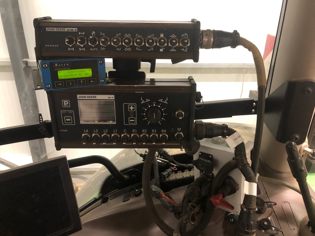 Feldspritze typu John Deere 832, Gebrauchtmaschine v Brabant-le-Roi (Obrázek 7)