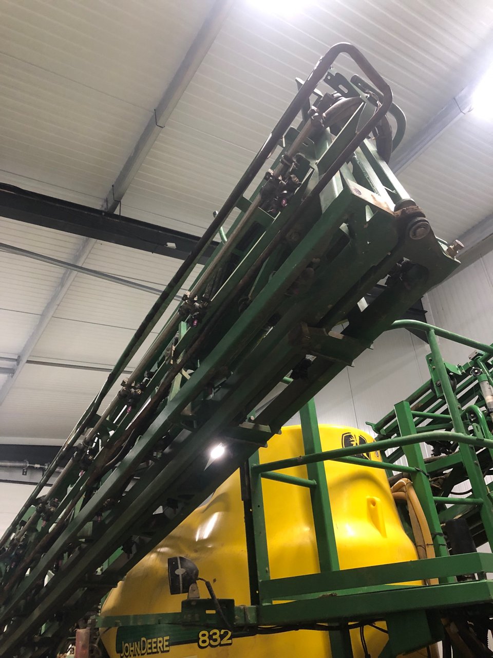 Feldspritze typu John Deere 832, Gebrauchtmaschine v Brabant-le-Roi (Obrázek 9)